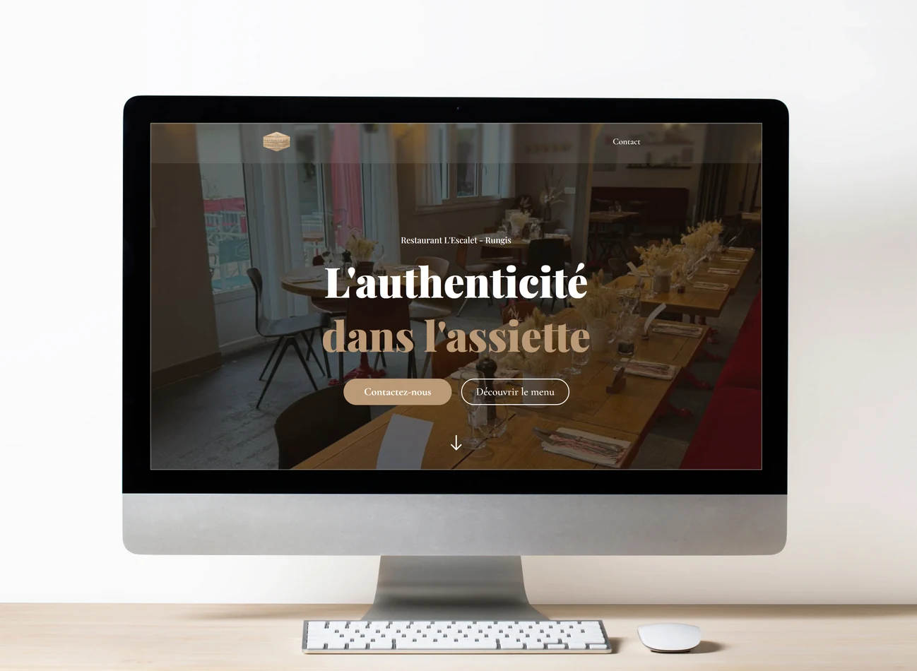 Site internet L'Escalet présenté sur un écran